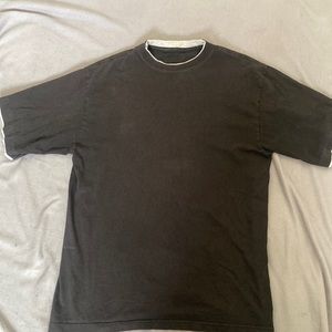 Black tee with grey lining